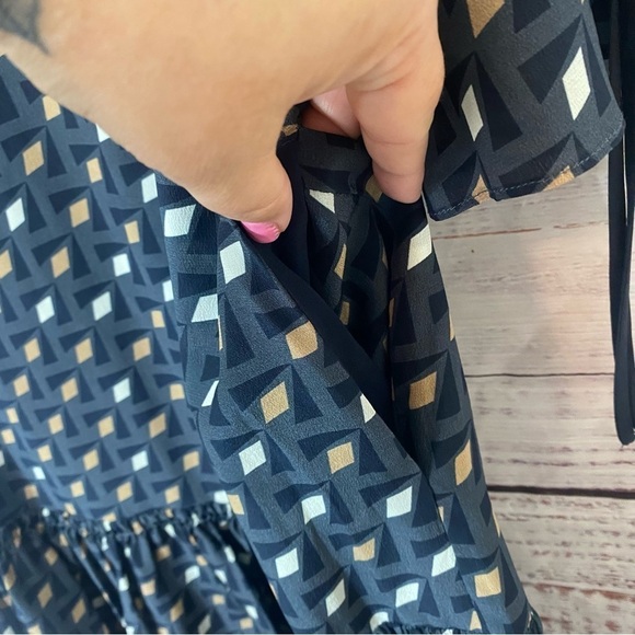 Lafayette 148 New York Ana Grace drop waist gliding‎ Geo print size medium Dress - Picture 11 of 11